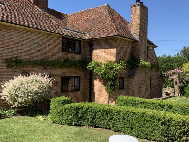 A beautiful example of how good quality lime pointing brings to life period brickwork. a project we completed in Bridge on the outskirts of Canterbury.